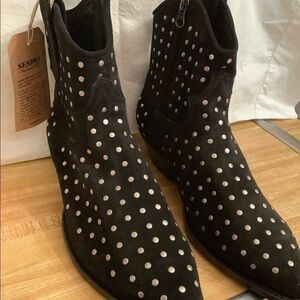 Sendra Studded Ankle Boots​​​​​​